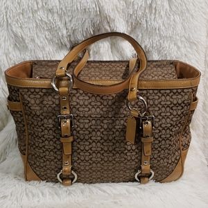 Coach Signiture Shoulder Bag